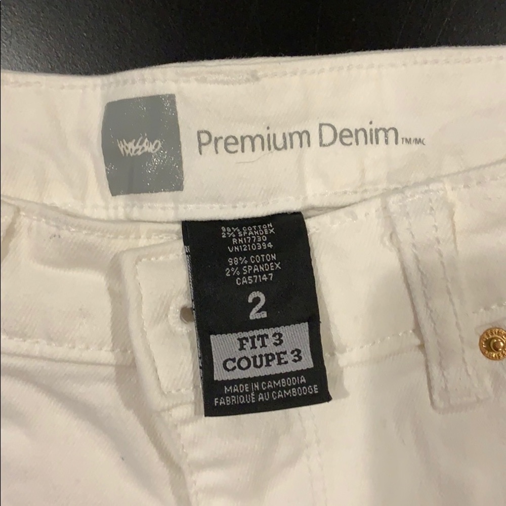 Shorts - Picture 3 of 3